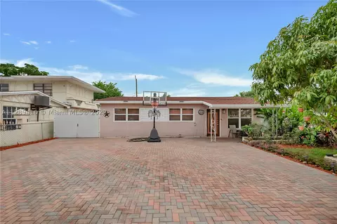 720 Curtiss Dr, Opa Locka, FL 33054 photo 1
