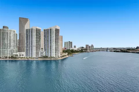 848 Brickell Key Dr #1602, Miami, FL 33131
