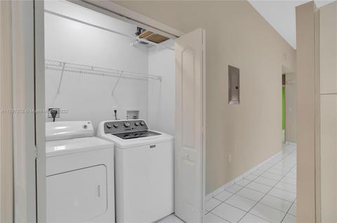 2777 W 68th Pl, Hialeah, FL 33016 photo 12