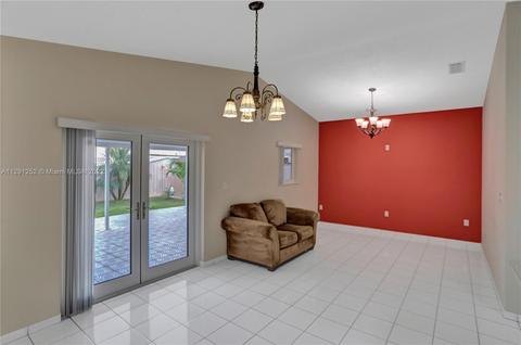 2777 W 68th Pl, Hialeah, FL 33016 photo 16