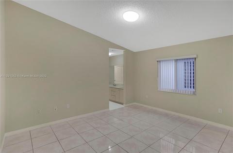 2777 W 68th Pl, Hialeah, FL 33016 photo 23