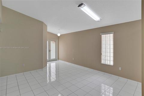 2777 W 68th Pl, Hialeah, FL 33016 photo 6