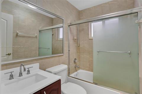 2777 W 68th Pl, Hialeah, FL 33016 photo 17
