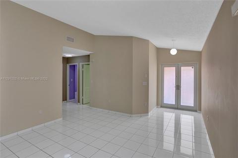 2777 W 68th Pl, Hialeah, FL 33016 photo 5