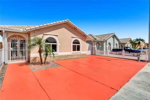 2777 W 68th Pl, Hialeah, FL 33016 photo 3
