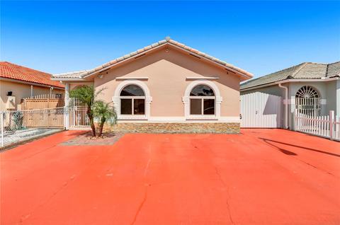 2777 W 68th Pl, Hialeah, FL 33016 photo 1