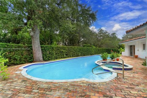 807 Jeronimo Dr, Coral Gables, FL 33146 photo 3