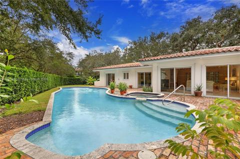 807 Jeronimo Dr, Coral Gables, FL 33146 photo 2