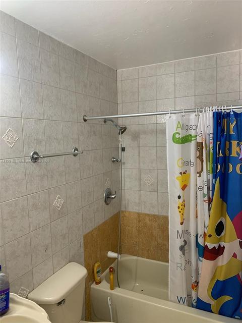 931 E 10th Pl, Hialeah, FL 33010 photo 9