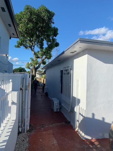 931 E 10th Pl, Hialeah, FL 33010 photo 6