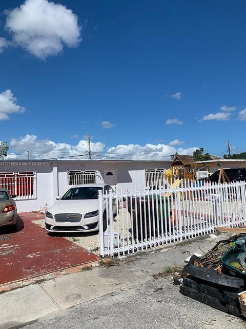 931 E 10th Pl, Hialeah, FL 33010 photo 2