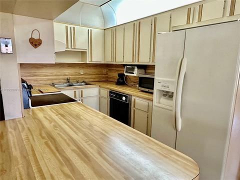 280 W 55th St, Hialeah, FL 33012 photo 4