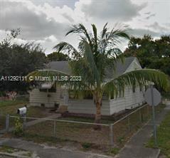  1031 N C St, Lake Worth, FL 33460 photo 1