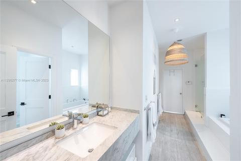 225 Harbor Dr, Key Biscayne, FL 33149 photo 26