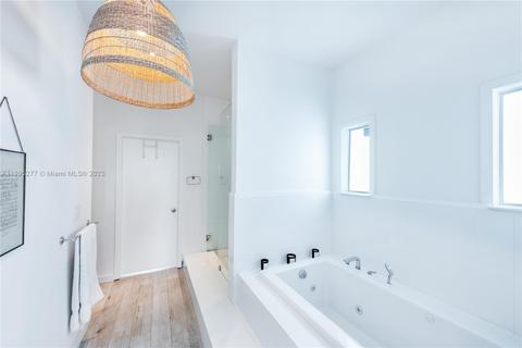 225 Harbor Dr, Key Biscayne, FL 33149 photo 27