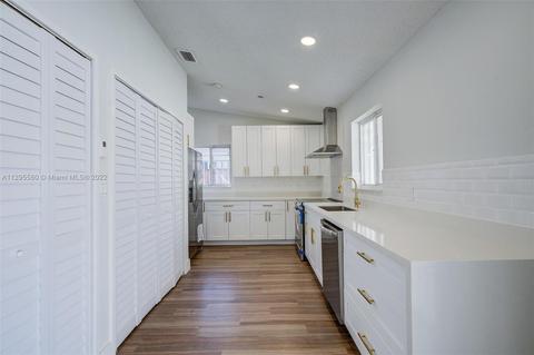 3237 W 70th St, Hialeah, FL 33018 photo 7