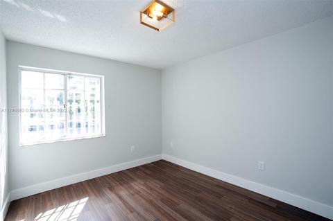 3237 W 70th St, Hialeah, FL 33018 photo 13