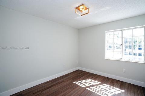 3237 W 70th St, Hialeah, FL 33018 photo 14