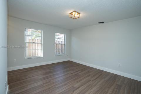 3237 W 70th St, Hialeah, FL 33018 photo 9