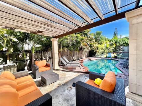 8835 Emerson Ave, Surfside, FL 33154 photo 3