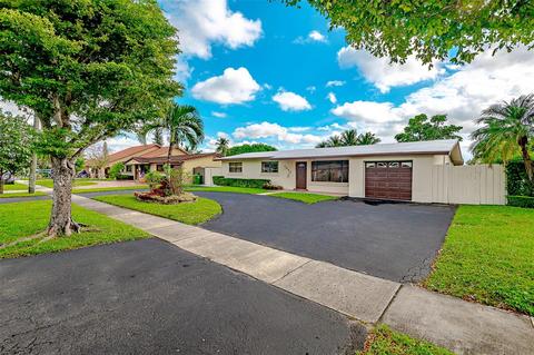 1090 W 64th St, Hialeah, FL 33012 photo 1