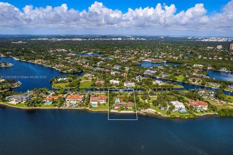 140 Arvida Pkwy, Coral Gables, FL 33156