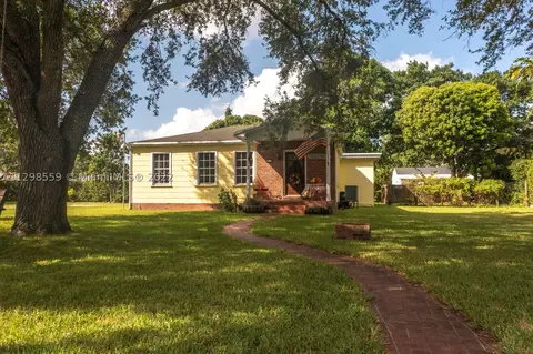 2 Elm Dr, Miami Springs, FL 33166 photo 1