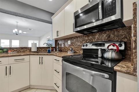 669 W 63rd Dr, Hialeah, FL 33012 photo 12