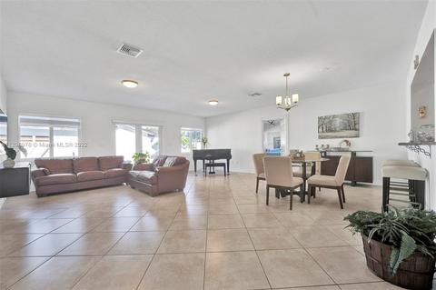669 W 63rd Dr, Hialeah, FL 33012 photo 15