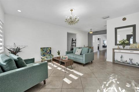 669 W 63rd Dr, Hialeah, FL 33012 photo 7
