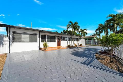 669 W 63rd Dr, Hialeah, FL 33012 photo 2