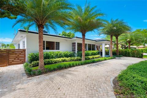 2575 Pine Tree Dr, Miami Beach, FL 33140 photo 48