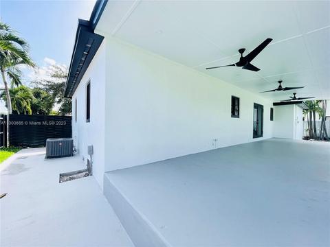 667 E 50th St, Hialeah, FL 33013 photo 24