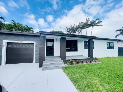 667 E 50th St, Hialeah, FL 33013 photo 1