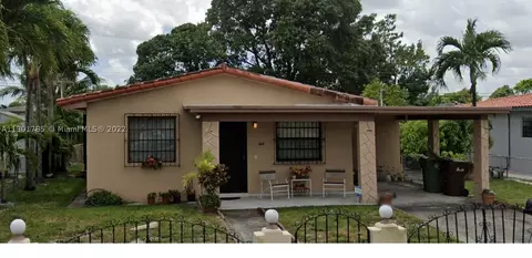 660 E 55th St, Hialeah, FL 33013 photo 1