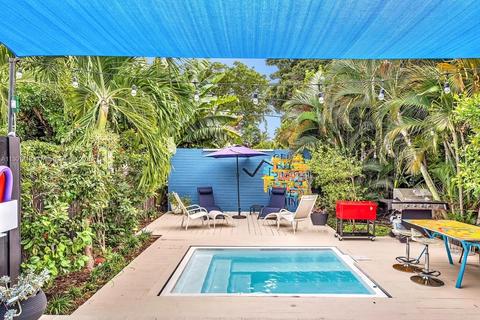 60 NW 35th Ct, Oakland Park, FL 33309