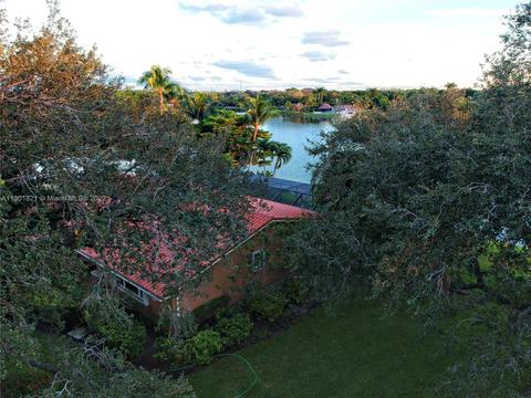 8550 Menteith Ter, Miami Lakes, FL 33016 photo 2