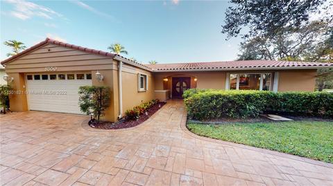 8550 Menteith Ter, Miami Lakes, FL 33016 photo 1