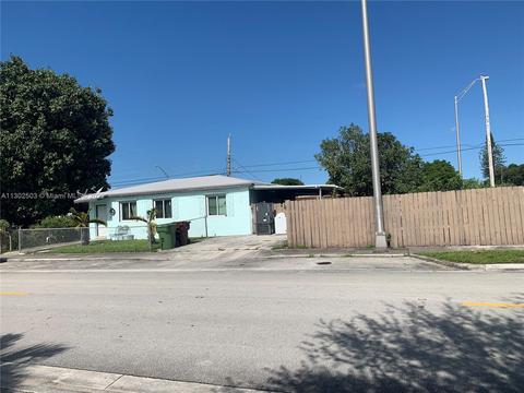 311 W 40th Pl, Hialeah, FL 33012 photo 1