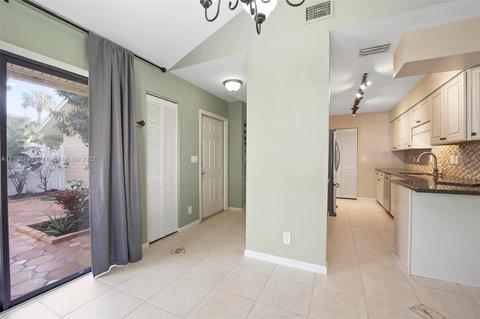 401 Summerwinds Ln, Jupiter, FL 33458 photo 6