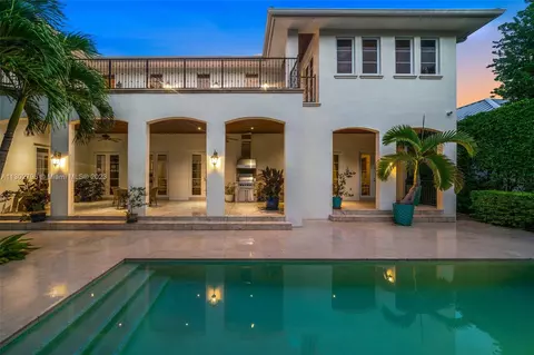 7406 SW 52nd Ct, Miami, FL 33143