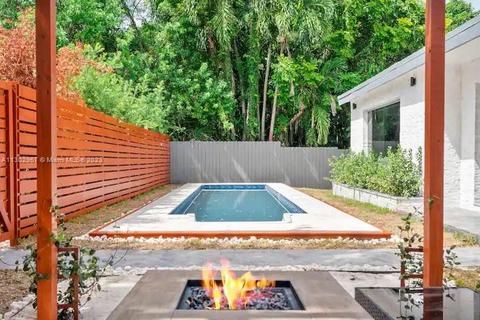 8430 E Dixie Hwy, Miami, FL 33138