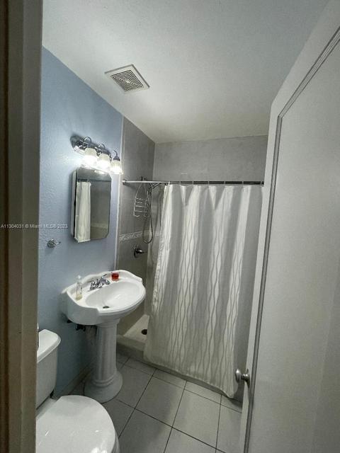 231 W 43rd St, Hialeah, FL 33012 photo 6