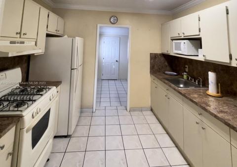 231 W 43rd St, Hialeah, FL 33012 photo 4