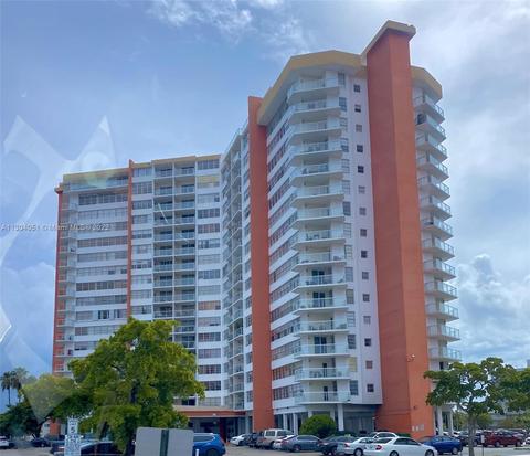 1351 NE Miami Gardens Dr #902, Miami, FL 33179
