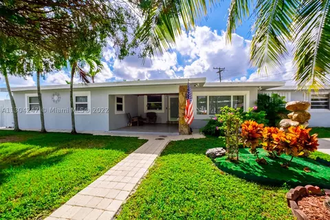 11330 SW 41st Ter, Miami, FL 33165