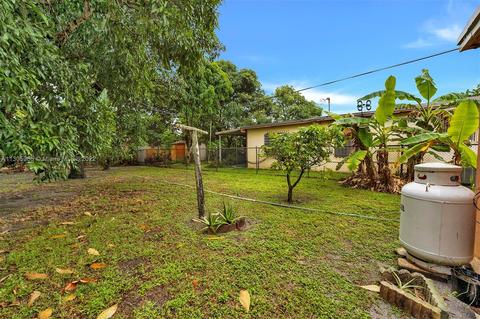 110 E 39th St, Hialeah, FL 33013 photo 23