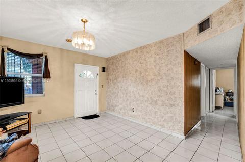 110 E 39th St, Hialeah, FL 33013 photo 15