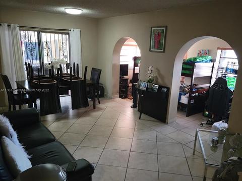 10 E 44th St, Hialeah, FL 33013 photo 2