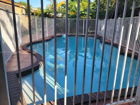 10 E 44th St, Hialeah, FL 33013 photo 4